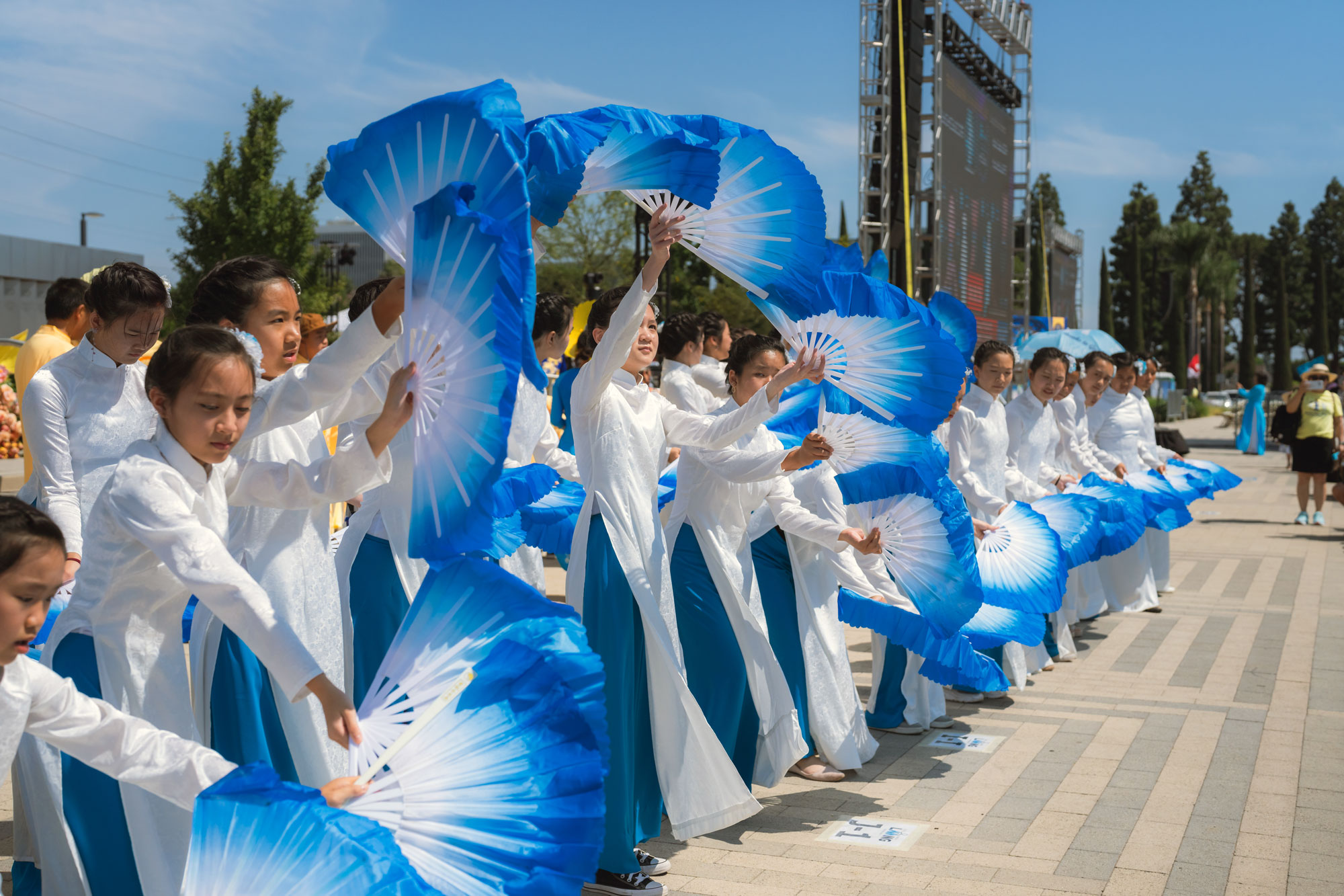 Nhạc Chủ Đề